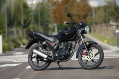 Вид сбоку мотоцикла Lifan LF125-9J